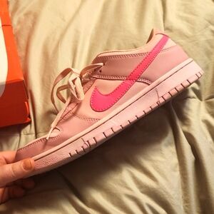 Nike Barbie triple pink low dunk